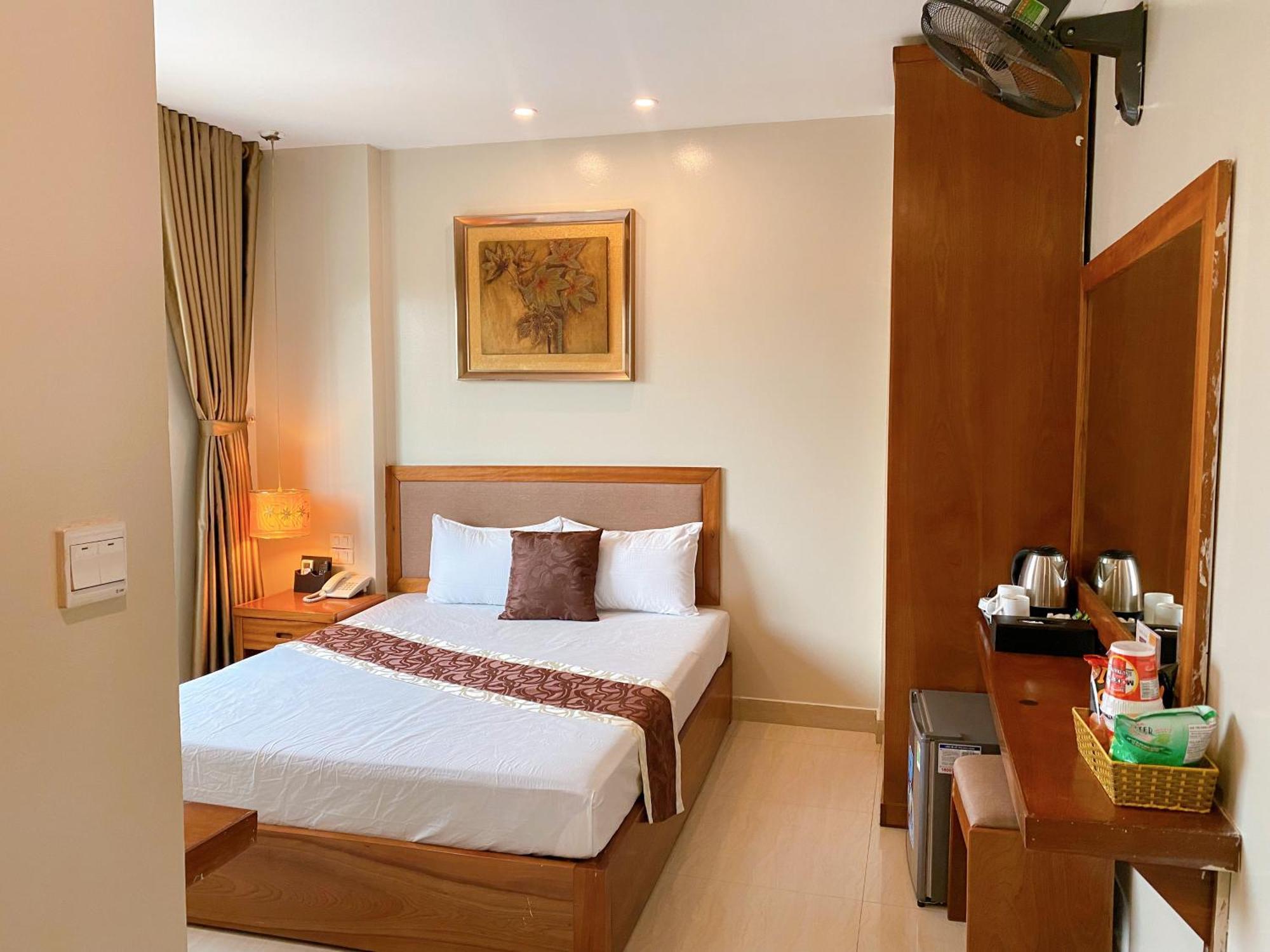 Hanoi B Hotel & Travel - 5 Mins Hoan Kiem Lake Exterior photo